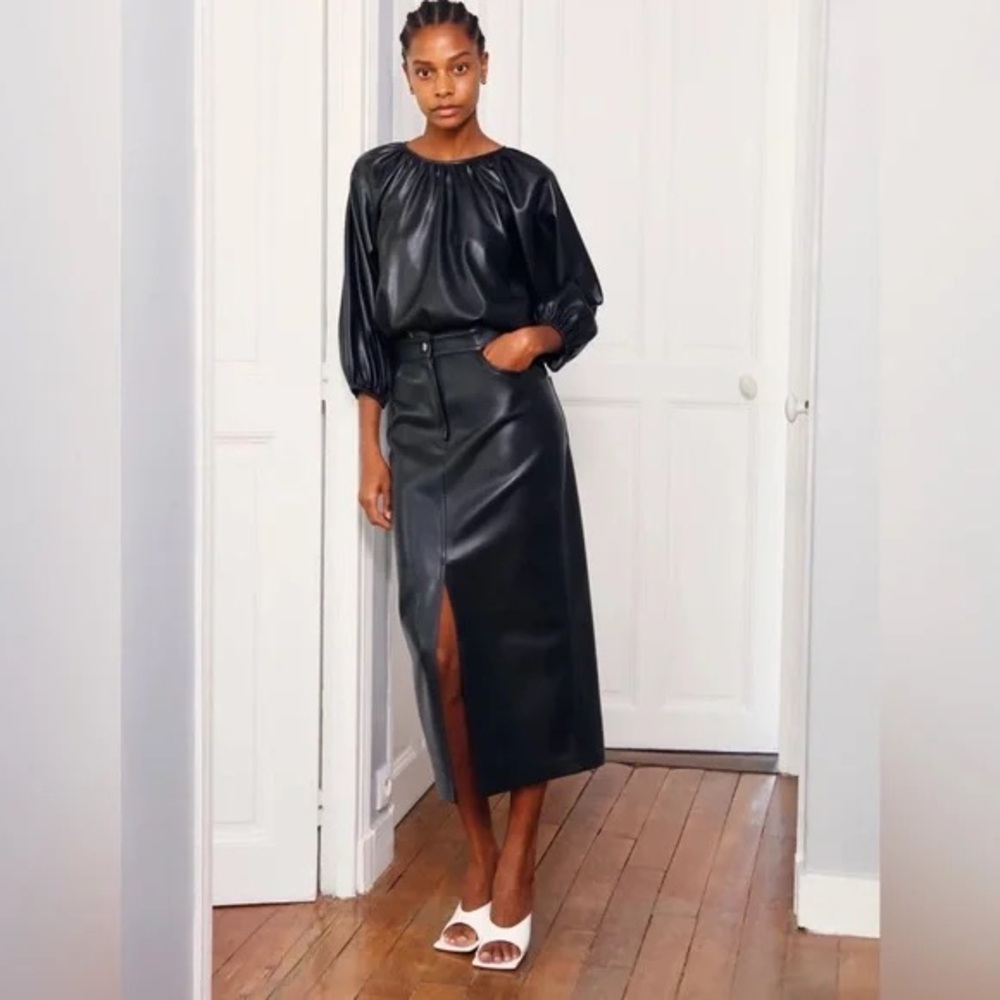 NWOT Aritzia Wilfred Bica Vegan Leather Skirt, Size 2